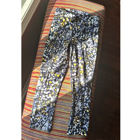 Lululemon Fast and Free Crop Hi-Rise 19" - FLAWLESS CONDITION - Picture 2 of 9